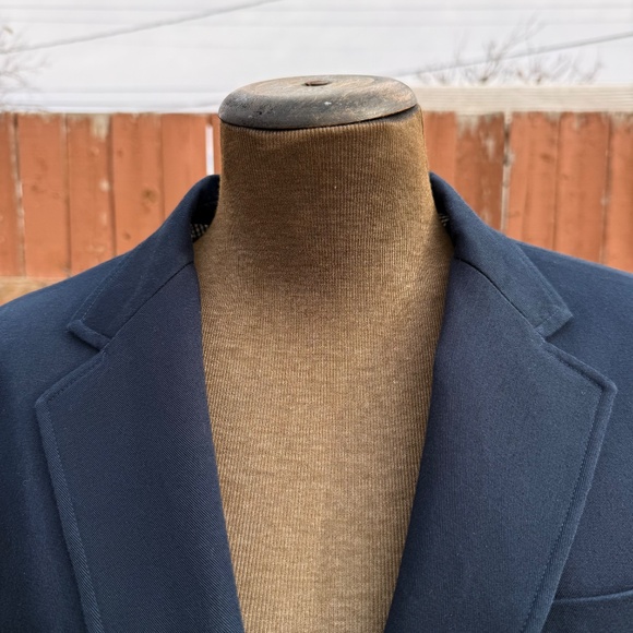 Classic Brooks Brothers Tailored Navy Blazer - Picture 6 of 16